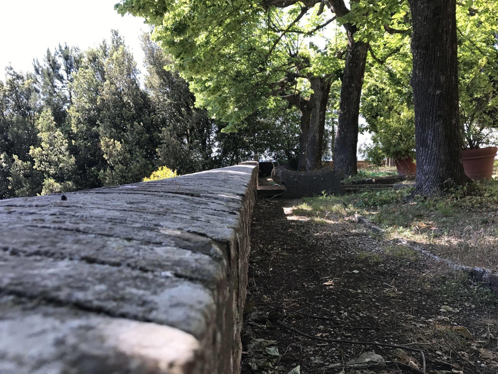 モンテスペルトリCastello Di Fezzanaアパートメント エクステリア 写真