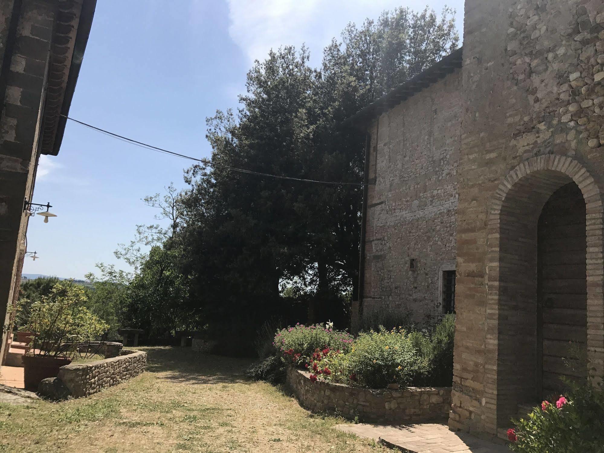 モンテスペルトリCastello Di Fezzanaアパートメント エクステリア 写真