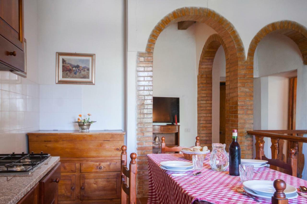 モンテスペルトリCastello Di Fezzanaアパートメント エクステリア 写真