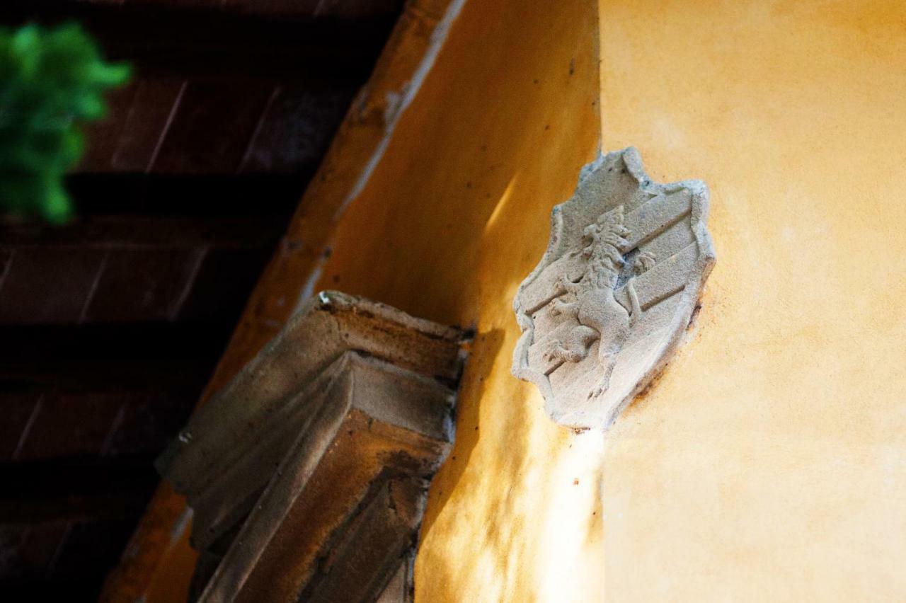モンテスペルトリCastello Di Fezzanaアパートメント エクステリア 写真