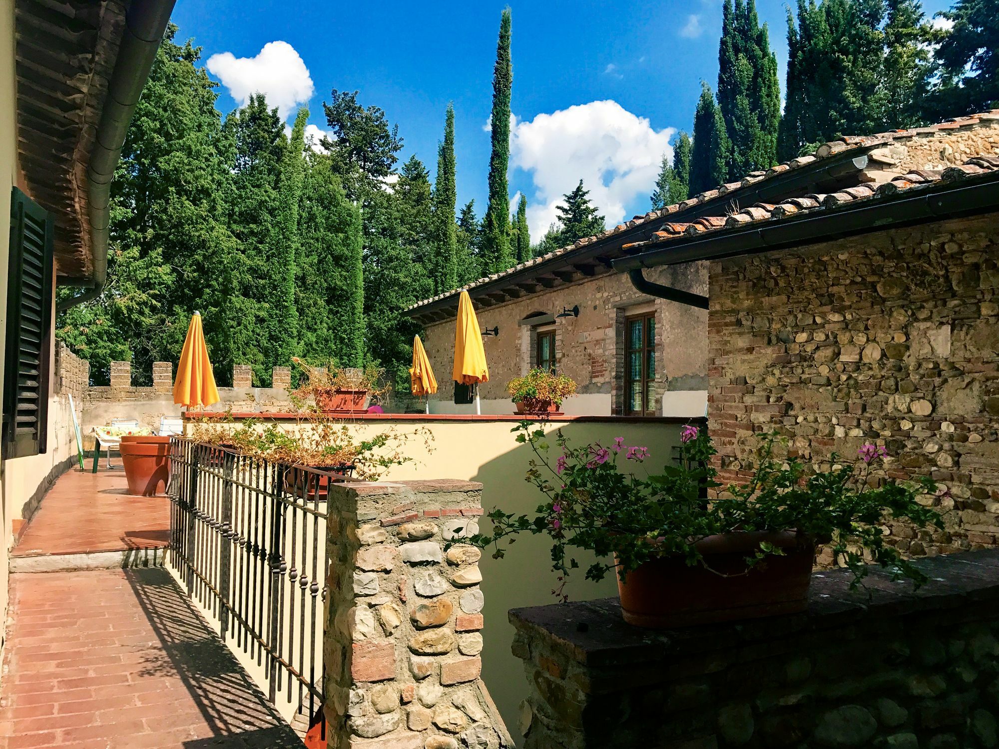 モンテスペルトリCastello Di Fezzanaアパートメント エクステリア 写真