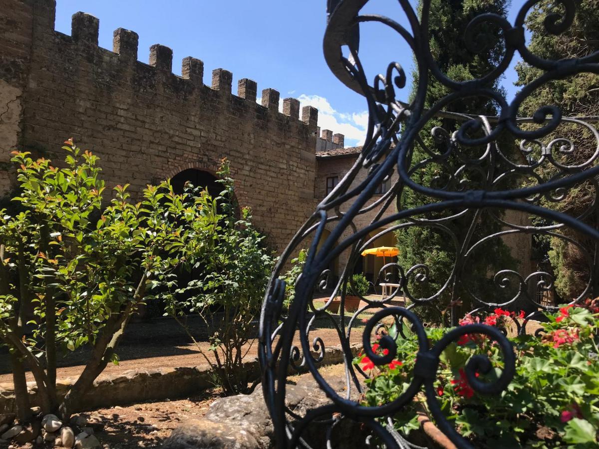 モンテスペルトリCastello Di Fezzanaアパートメント エクステリア 写真